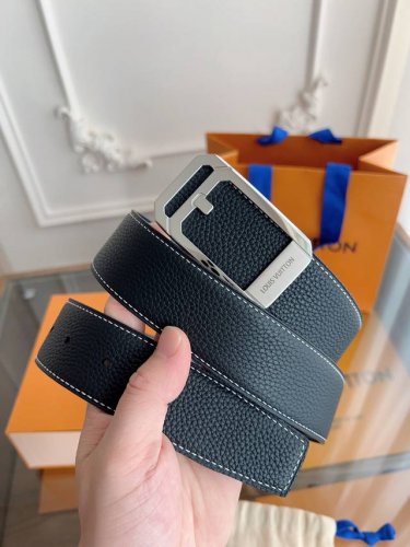 Louis Vuitton original product, width 3.8cm Double-sided first layer Togo lychee