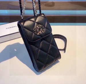 Chanel 19 series mobile phone bag, exquisite workmanship, can be carried by hand