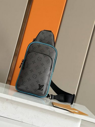 Original, premium design with all-steel hardware. This Avenue shoulder bag, cra