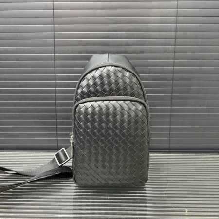 Bottega Veneta hand-woven men's chest bag, shoulder bag, crossbody bag, classic - Click Image to Close