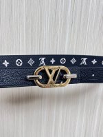New for the season, this belt is crafted from luxurious calfskin and Monogram c