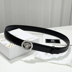 Versace can be worn for business casual or formal wear! 3.5cm latest buckle, pol