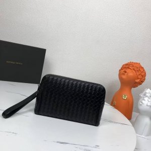 comes with a box. Original imported waxed cowhide double-handle bag from BV. Th