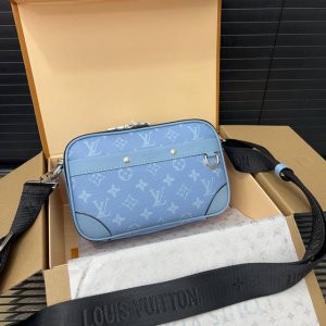 Louisvuitton Alpha Men's Crossbody Bag, Classic and Versatile, In-Person Photo,