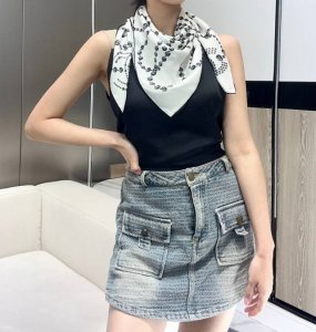 Chanel's new style is gentle and demure, with pearl-inspired elegance! The soft