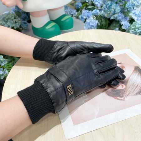 New Women's Exclusive First Release Touchscreen Gloves with Packaging, Original - Click Image to Close