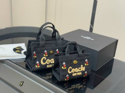 With box Coach Cargo Tote denim tote bag The long-awaited denim series is finall