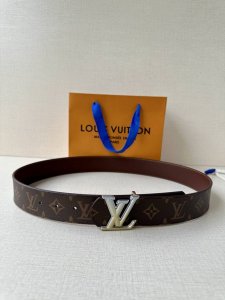 4.0 Wide Lv Dimension double-sided belt combines creative heritage with gorgeous