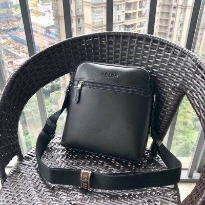 Synchronized with the new Coach73336 top-layer nappa plain leather men's should