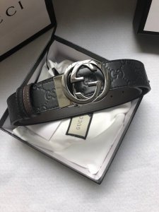 Delivery counter full set gift box packaging. Gucci: original single layer leat