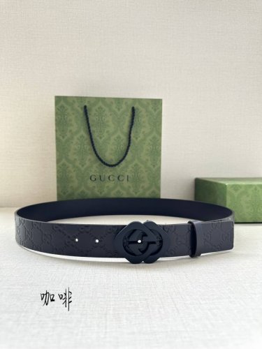 Gucci interlocking double G strap belt with sand black hardware buckle, crafted