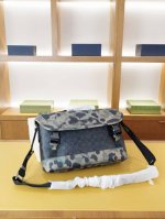 Coach official website synchronized high-end crossbody shoulder bag, a timeless