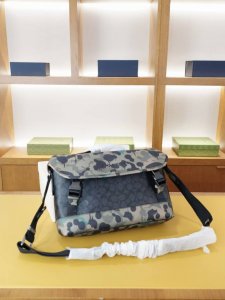 Coach official website synchronized high-end crossbody shoulder bag, a timeless