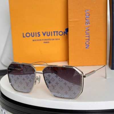 louis Vuitto*Model Z1316 Size 61 Mouth 14-145