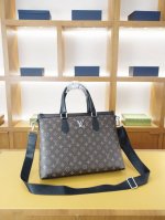 Lv Louis Vuitton official website synchronized high version of the handheld cros