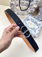 Width 3.5Cm This Dior belt buckle features the "Cd" logo and is crafted from met