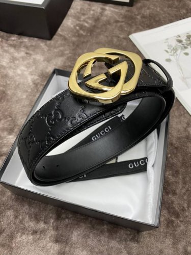 Comes with a complete gift box. Gucci: Original single-layer cowhide leather wit