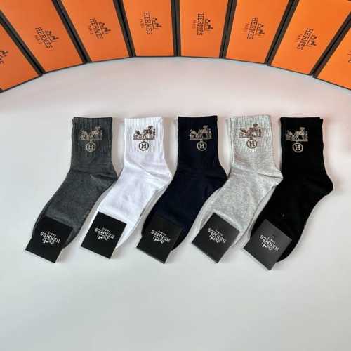 Special packaging from the boutique! Hermes new mid-length slouch socks! Five pa