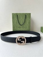 Width 4.0cm The iconic elements of Gucci's collection are given a new lease of l
