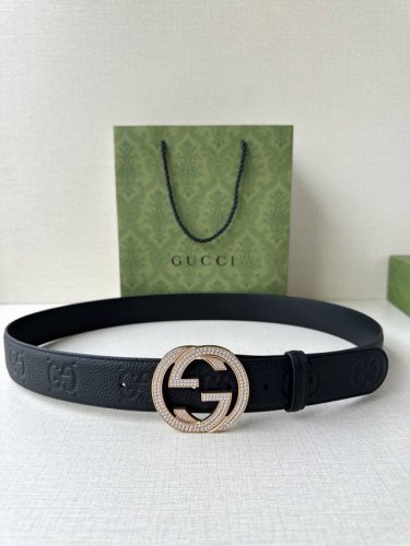 Width 4.0cm The iconic elements of Gucci's collection are given a new lease of l