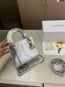 Dior Princess Dior snakeskin style with the latest shoulder strap is even more s