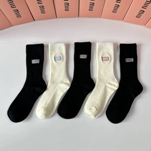 Special Packaging Miumiu New Cashmere Embroidered Mid-Length Slouch Socks! Five