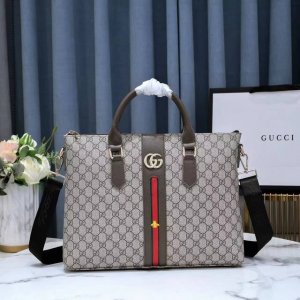 Exclusive, original, and stylish new Gucci bag. This unique, traditional, singl