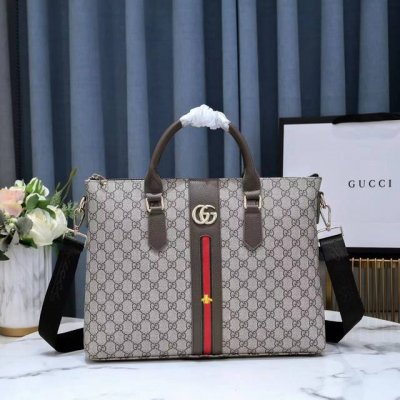 Exclusive, original, and stylish new Gucci bag. This unique, traditional, singl