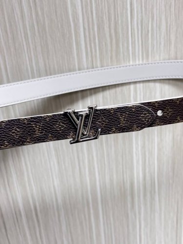 Lv The Mini Flowergram double-sided belt is made of stitched leather and Monogra