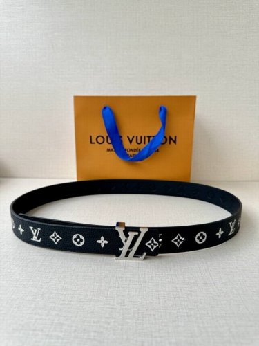 3.0 Wide Lv Double-Sided Lychee Belt Interprets Louis Vuitton's Classic Elements