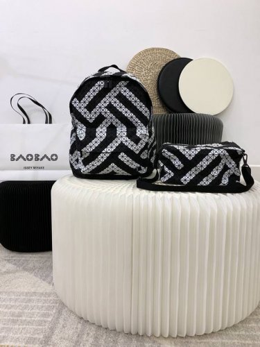 Large quantities of original are now available. #TheInSingleItem# Issey Miyake B