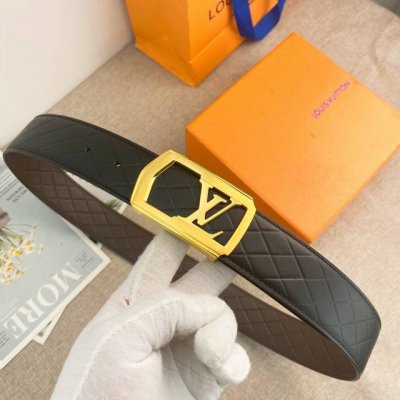 Louis Vuit*On 2025 Spring and Summer Louis Family Light Luxury Lapel Knitted Sho