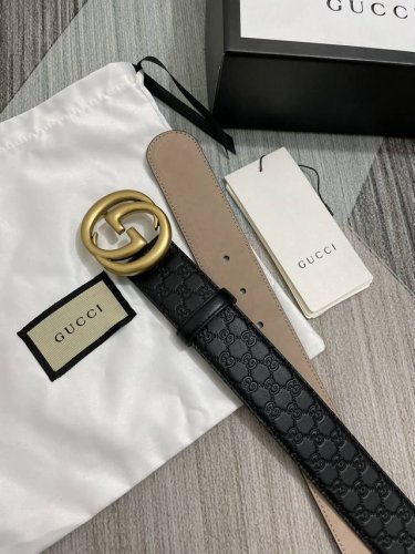 Gucci men's belt with full gift box, Gucci classic style, laminated small G flo
