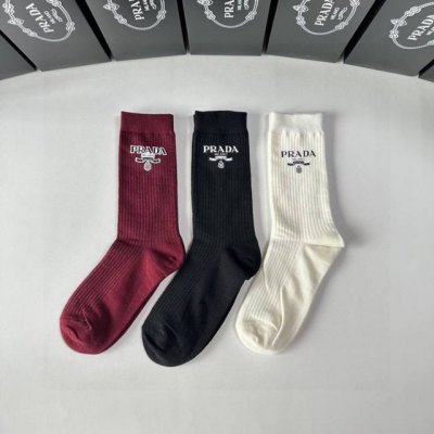 Special Packaging Prada New Classic Mid-Length Socks with Accessories! Three pai