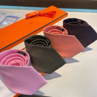 Men's new tie series, Rare H has a thousand different printed ties every year.