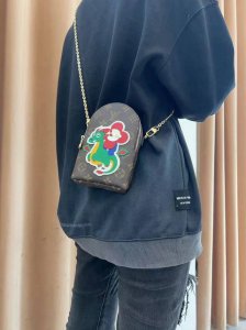 Lv Sunflower Flying Dragon Phone Bag, Chain Crossbody Phone Bag, Coin Purse, Can