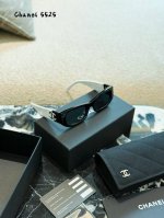 Chanel 5525 panda color narrow frame sunglasses are hard not to love Chanel 552