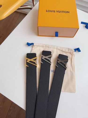 Popular Lv Width: 4.0cm New top-grain cowhide strap with a new exquisite steel