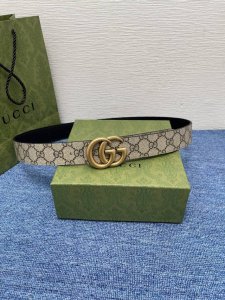 Brand: Gucci 550105 Description: Crafted from premium Gucci Signature leather fo