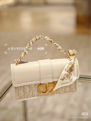 Official synchronization of the new Dior ribbon headband This Mitzah scarf is ca