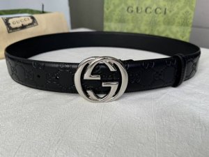 Original quality Gucci Gucci men's interlocking G metal buckle belt, made of Gu
