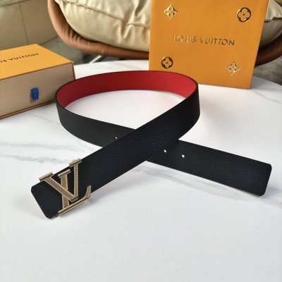 Original packaging. This season's new men's belt, 40mm wide, is crafted from cla