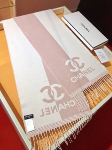 Rcc2443 Chanel Reversible Scarf! The stylish and chic contrasting color scheme i