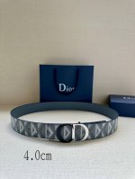 Width 4.0 This 40mm reversible belt buckle combines elegance with modern style.