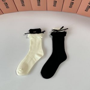 Special Packaging Miumiu New Classic Mid-Length Socks with Accessories! Two pair
