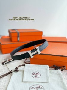 Classic Mini H belt with exquisite hardware and imported Epsom leather, 24mm wid