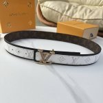 L0Uis Vuitt0N latest upgraded version of the counter, 40mm wide, exquisitely cra