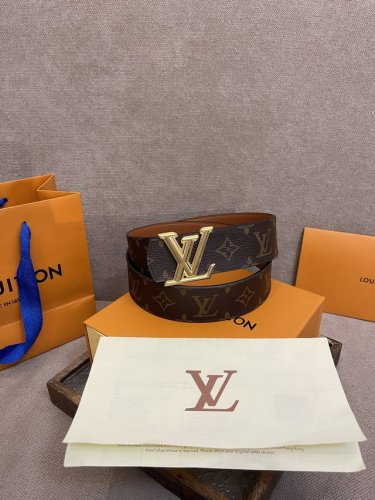 The Dimension double-sided belt from Donkey Brand combines creative heritage wit