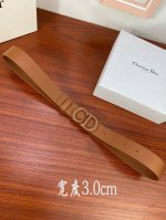 Width 3.0cm Dior's popular flat wireless Saddle belt in khaki cowhide leather. P