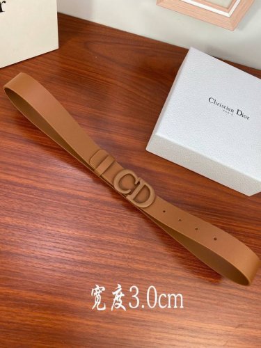 Width 3.0cm Dior's popular flat wireless Saddle belt in khaki cowhide leather. P